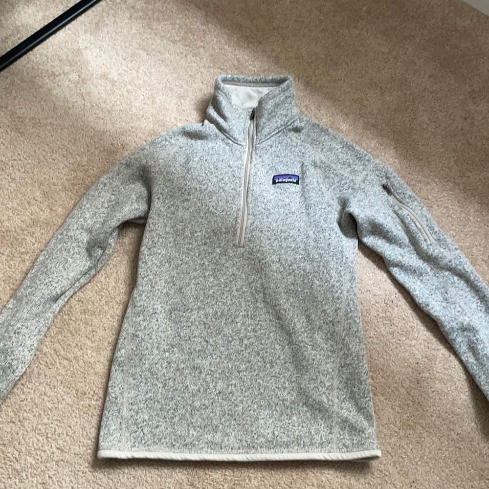 Gray Patagonia 1/4 zip fleece sweater size XS